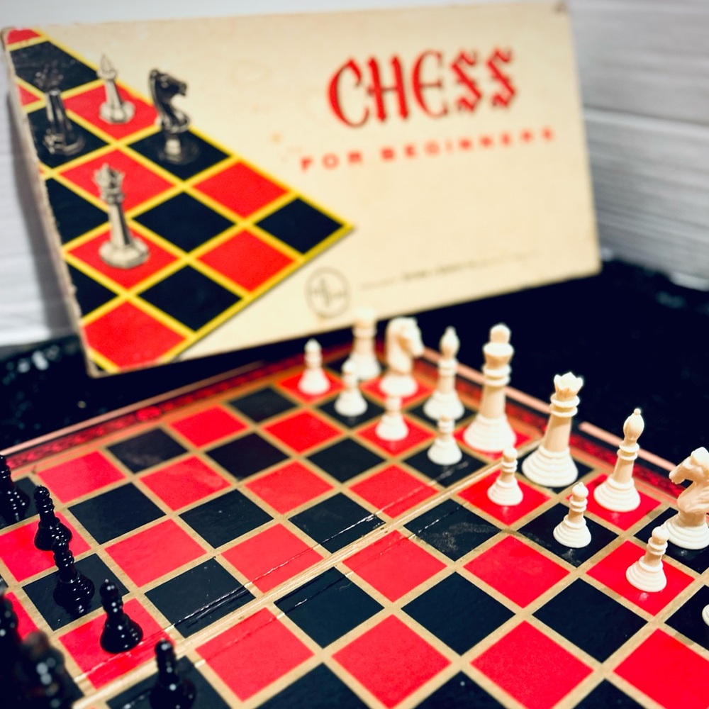 Vintage Selchow & Righter Chess for Beginners Plastic Chess Set in Original Box